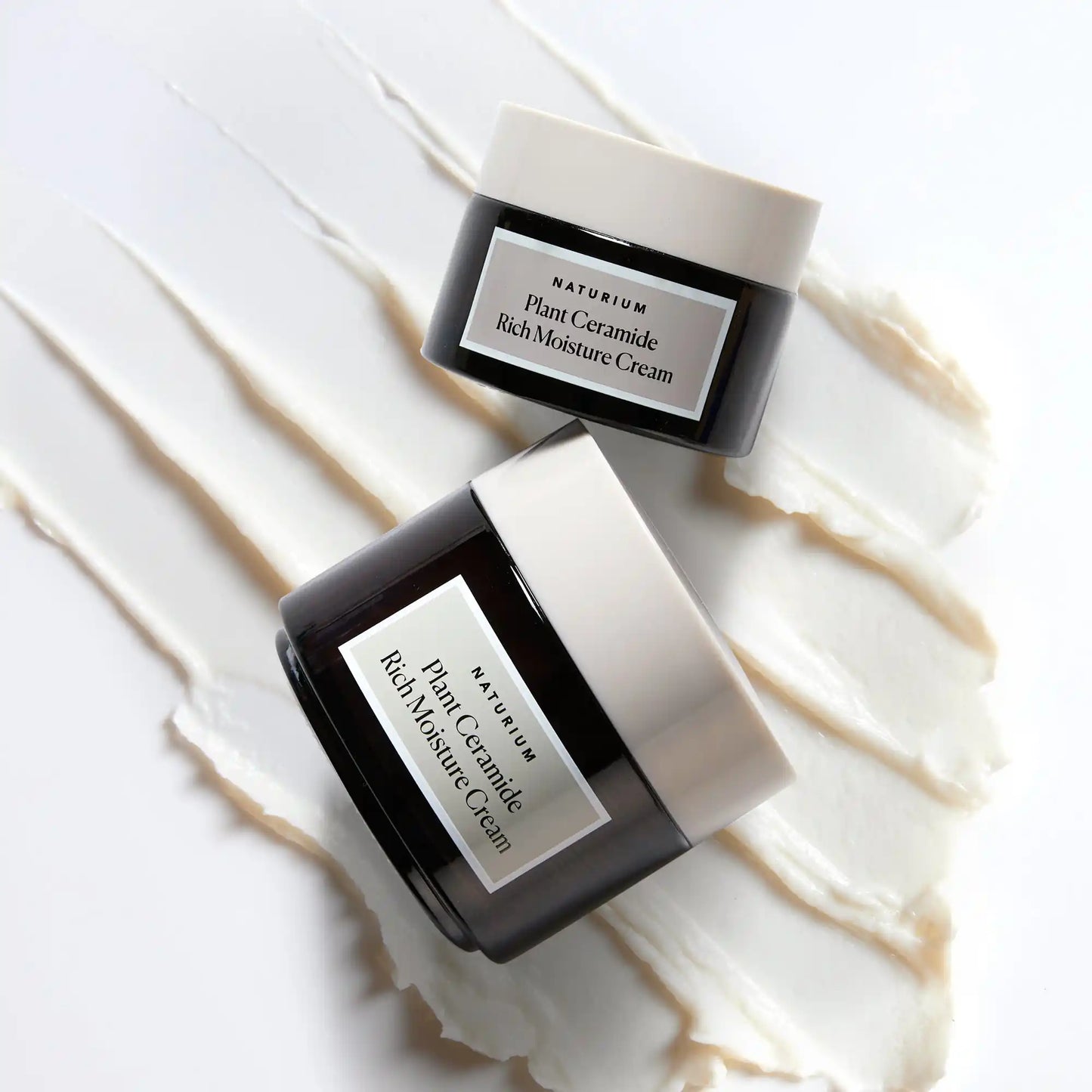 plant-ceramide-rich-moisture-cream-jumbo-d7 11_18_2021_Naturium0575-crop.webp