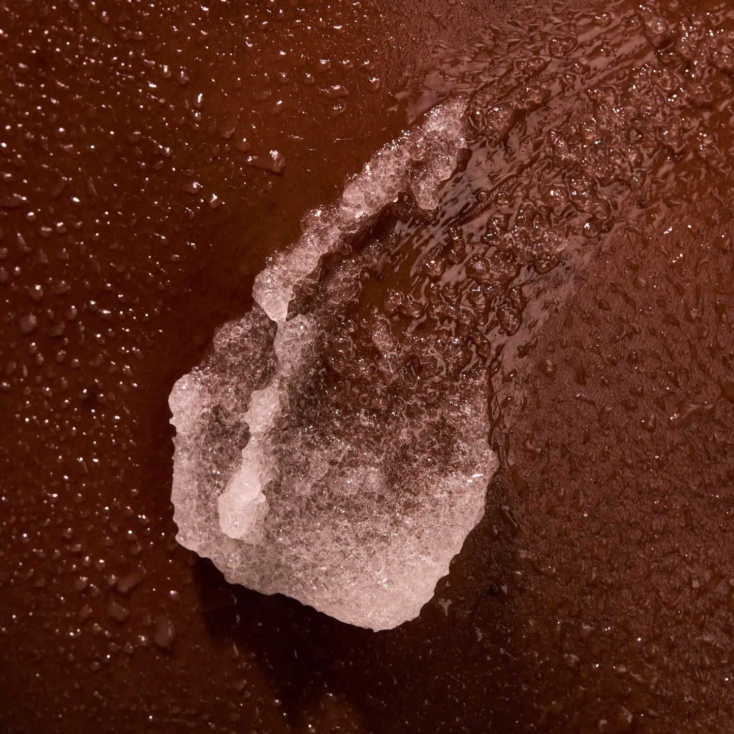 the-glow-getter-multi-oil-body-scrub-o9 NATR-40028-Alt-Image-TheGlowGetterMulti-OilBodyScrub-08.webp